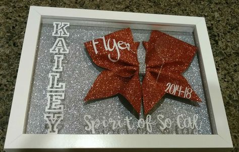 Cheerleading Flyer, Cheer Box, Shadow Box Ideas, Youth Cheer, Cheer Team Gifts, Cheerleading Bow, Cheer Extreme, Bow Display, Shadow Box Gifts