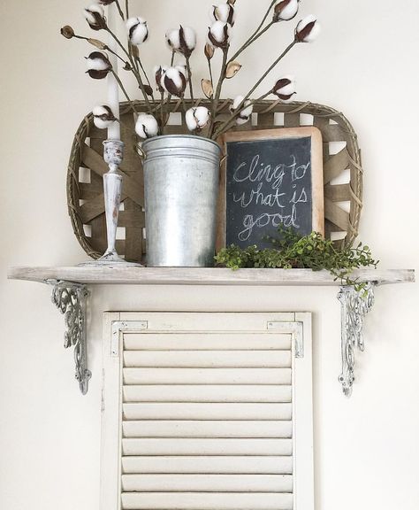 Shelf styling (@the.huber.homestead) on Instagram: “props to @hobbylobby once again for having affordable decor items that I love! tobacco baskets for…” Cotton Decor Farmhouse, Farmhouse Stairs, Cotton Decor, Shabby Chic Bathroom, Affordable Decor, Trendy Home Decor, Chic Interior, Decor Guide, Country House Decor