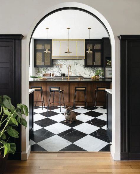 Checkered Kitchen, Farmhouse Kitchen Checkered Floor, Black Kitchen Cabinets Checkered Floor, Black And White Checkered Floor Kitchen Wood Cabinets, Checkered Kitchen Floor French Country, Black And White Checkered Tile Kitchen, Edwardian Kitchen, Kitchen Cabinet Inspiration, Townhouse Interior