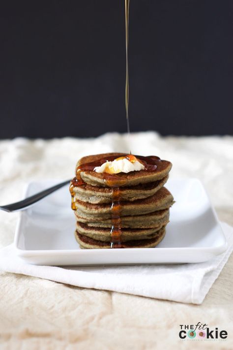 Start your breakfast off with these delicious Hemp Protein Pancakes that are add some extra protein to your morning with less sugar! These easy pancakes are gluten free, vegan, and peanut free - #ad @thefitcookie @almondbreeze #glutenfree #vegan Hemp Recipes, Gluten Free Protein Pancakes, Protein Powder Pancakes, Pancakes Gluten Free, Easy Pancakes, Hemp Protein Powder, Extra Protein, Keto Vegan, Eating Breakfast