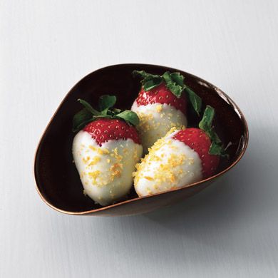 Find the recipe for White-Chocolate-Dipped Strawberries with Citrus Sugar and other strawberry recipes at Epicurious.com White Chocolate Covered Strawberries, Romantic Desserts, White Chocolate Covered, White Chocolate Recipes, Chocolate Dipped Fruit, Dipped Strawberries, Chocolate Dipped Strawberries, Strawberry Dip, Valentine's Day Recipes