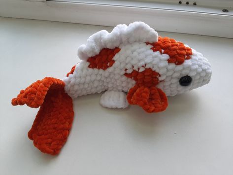 Koi Fish Plush, Crochet Koi Fish Free Pattern, Koi Crochet, Crochet Koi Fish, Karp Koi, Crochet Fish Patterns, Crochet Fish, Easy Crochet Animals, Crochet Plushies