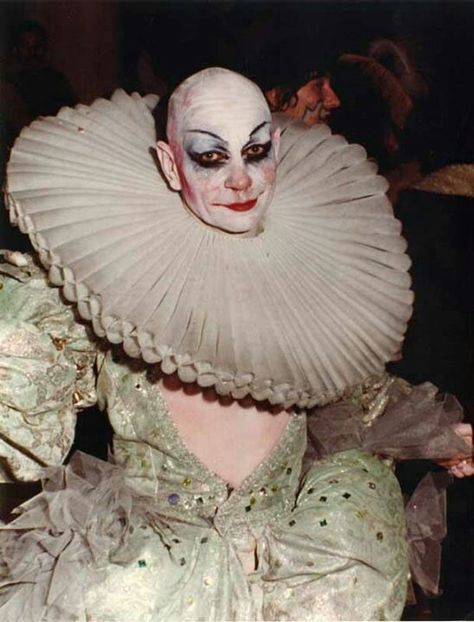 Hello Lindsay Kemp, Clown Makeup, Vintage Circus, Club Kids, Arte Inspo, Arte Sketchbook, Performance Artist, Art Reference Photos, Drawing Inspiration