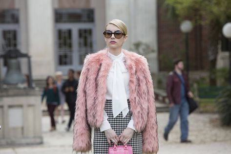 We're All Obsessing Over Emma Roberts's Insane Style on Scream Queens Scream Queens Halloween Costume, Scream Queens Costume, Victoria Tornegren, Scream Queens Fashion, Queen Halloween Costumes, Emma Roberts Style, Chanel Oberlin, Pink Fur Coat, Gala Gonzalez