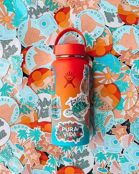 Flask Stickers Ideas, Hydro Flask Stickers Ideas, Hydro Flask Colors, Flask Art, Hydro Flask Stickers, Water Bottle Art, Hydro Flask Bottle, Hydro Flask Water Bottle, Trendy Water Bottles