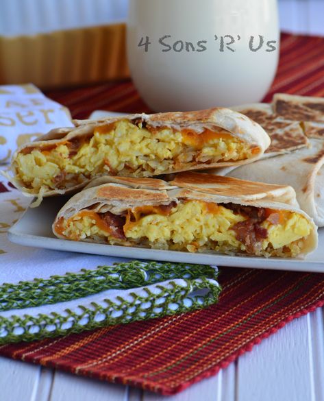 Copy Cat Taco Bell AM Crunchwrap Breakfast Crunch Wrap, Taco Bell Breakfast, Breakfast Crunchwrap, Crunchwrap Recipe, Mexican Pizza Recipe, Breakfast Burritos Frozen, Crunch Recipe, Crunch Wrap, Mexican Breakfast Recipes