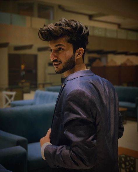 Hussain Tareen Pics, Give Respect Take Respect, Hussain Tareen, Stylish Boy, Swag Boys, Boys Dpz, Stylish Boys, Instagram Pics, Photography Poses For Men