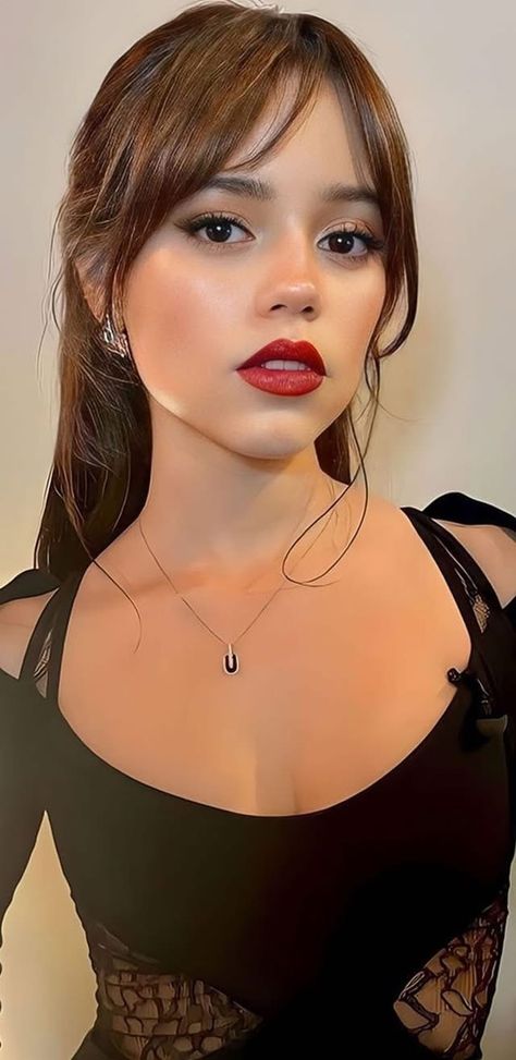 Jenna Ortega Red Hair, Jenna Ortega Recent Photos, Jenna Ortega Side Bangs, Jenna Ortega Red Lipstick, Jenna Ortega Look Alike, Jenny Ortega Wednesday, Jenny Ortega Hair, Jenna Ortega 2024, Jenna Ortega Selfies