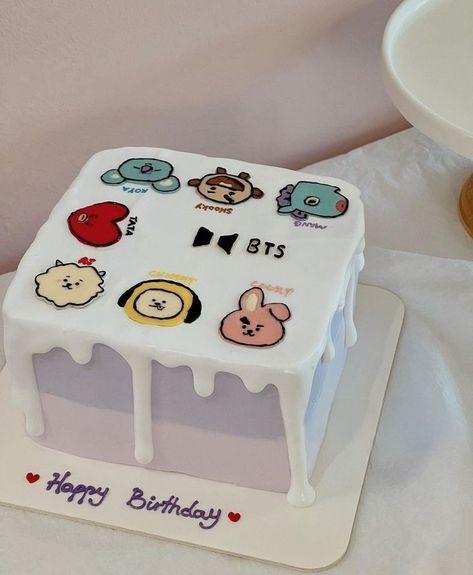 Cake Bt 21, Korean Cake Bt21, Bts Cake Simple, Bts Cake Design, Kpop Birthday Cake, Bts Birthday Cake, Bt21 Cake, Bts Cakes, Kpop Cake