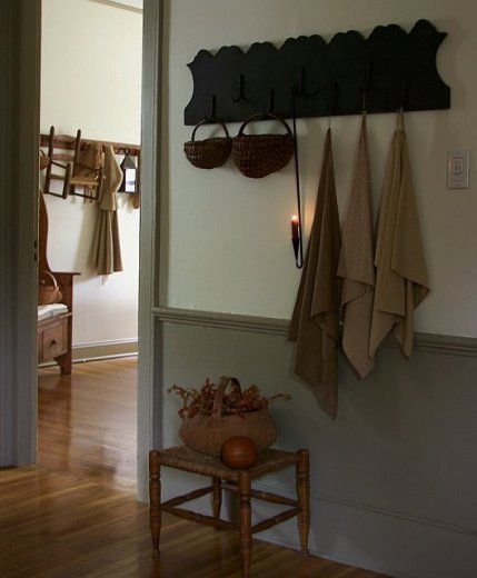 ..... Primitive Peg Rack Decor, Primitive Entryway Ideas, Above Door Decor, Antique Coat Rack, Shaker Interior, Colonial Interiors, Primitive Shelf, Rustic Hallway, Colonial Home Decor