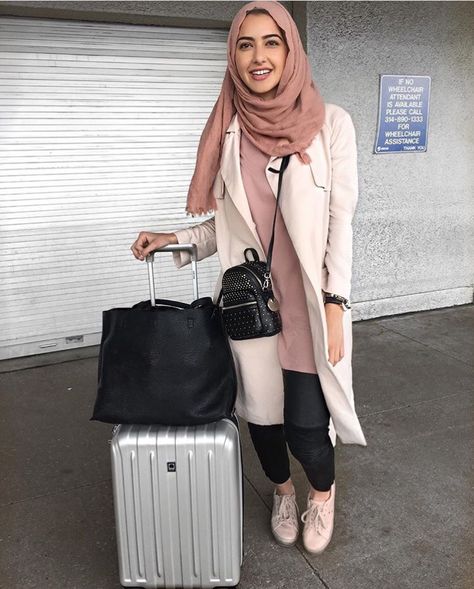 Pinterest: @eighthhorcruxx. Hijab + Rosy Pinks + Airport Style (summeralbarcha) #hijab #hijabfashion #hijabstyle #hijabstreetstyle #modest #modestfashion #abaya #muslimah #muslim #style #ootd #eighthhorcruxx Airport Outfit Ideas, Outfit Airport, Change Your Mood, Hijabi Style, Hijab Chic, Muslim Fashion Outfits, Hijabi Fashion, Muslimah Fashion, Muslim Girls