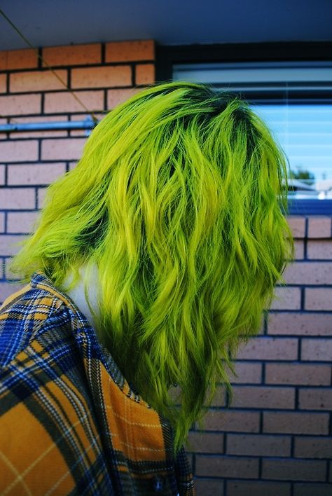 Toxic Waste. #Grunge #Hair #LimeGreen Neon Green Hair, Hair Rainbow, Lumpy Space, Hair Colorful, Neon Hair, Colourful Hair, Coloured Hair, Hair Color Blue, Colour Ideas