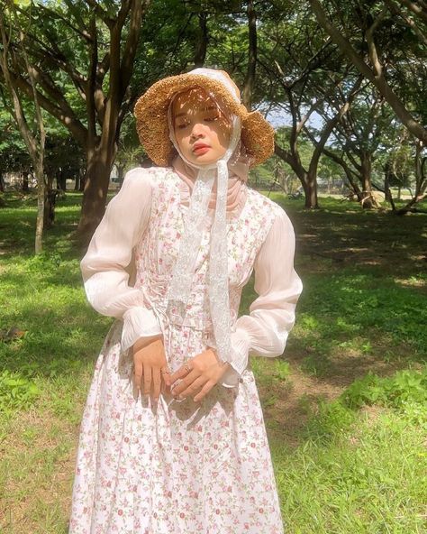 Birthday Dresscode, Coquette Hijab, 19 Bday, Personal Photoshoot, Modest Aesthetic, Garden Party Outfit, Modest Clothes, Year Book, Gardening Outfit