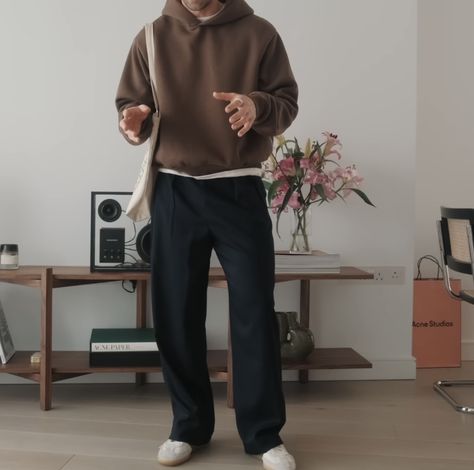 Winter Outfits Men Hoodie, Simplistic Mens Outfits, Minimalist Man Outfit, Boxy Men Outfit, Minimal Street Style Men, Minimal Streetwear Men, Minimalism Men Style, Normcore Mens Fashion, Mens Fall Casual Outfits