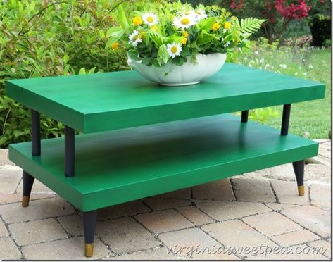 Green Coffe, Velvet Finishes Paint, Distressed Furniture Painting, Coffee Table Makeover, Painted Coffee Tables, Mid Century Modern Coffee Table, Expensive Furniture, Rattan Coffee Table, Easy Christmas Wreaths