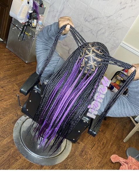 Peekaboo Knotless Box Braids, Peekaboo Hair Color Box Braids, Colored Box Braids Inspiration, Skunk Stripe Box Braids, Knotless Peekaboo Braids, Peek A Boo Braids, Peek A Boo Box Braids, Peekaboo Box Braids, Peekaboo Knotless Braids