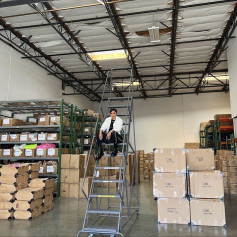 Clothing Warehouse Aesthetic, Lots Of Orders Small Business Aesthetic, Business Warehouse Aesthetic, Merchandising Business, Jai Nice, Product Packing, Business Vision Board, My 2022, Small Warehouse