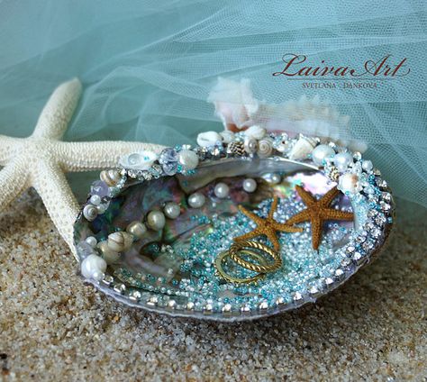 Beach Wedding Ring Bearer, Beach Wedding Ring, Engagement Ring Platter, Marine Organism, Seashell Wedding, Wedding Ring Bearer Pillow, Wedding Ring Bearer, Shell Crafts Diy, Resin Art Painting