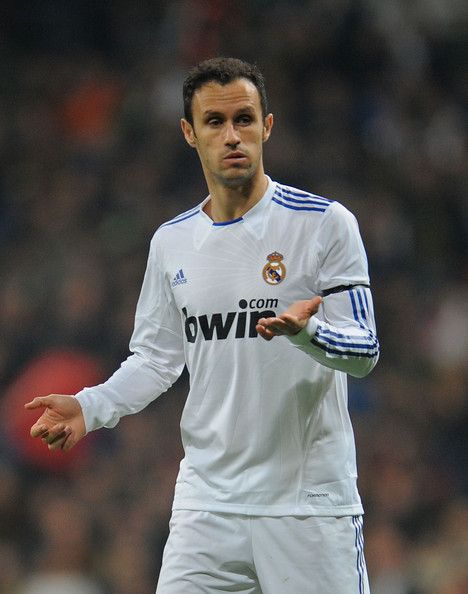 Ricardo Carvalho of Real Madrid in 2011. Everton Football Club, Football Wallpapers, England Football Team, England Players, Everton Fc, Sheffield United, Soccer Stars, England Football, National Football Teams