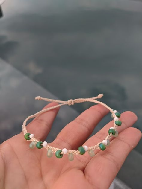 Clay Anklet Ideas, Beachy Beaded Bracelets, Songcord Ideas, Diy Summer Jewelry, Summer Jewelry Diy, Diy Anklet, Bead Anklets, Beachy Anklets, Anklet Ideas