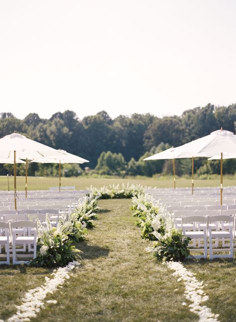 Summer Wedding Ceremony, Build A Garden, Aisle Flowers, Umbrella Wedding, Wedding Ceremony Flowers, Outdoor Wedding Decorations, Ceremony Flowers, Garden Path, Wedding Aisle