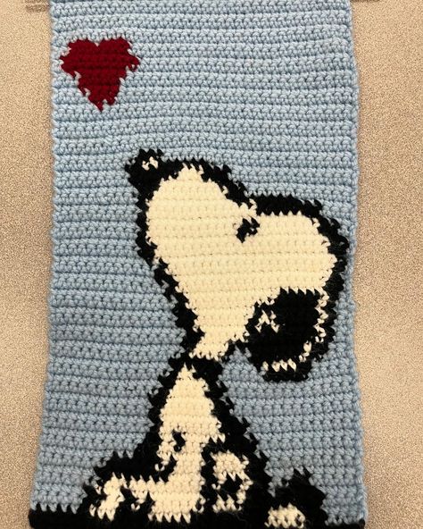 Crochet tapestry snoopy Snoopy Tapestry Crochet Pattern, Snoopy Tapestry Crochet, Crochet Snoopy, Grid Crochet, Tapestry Crochet Patterns, Crochet Tapestry, Tapestry Crochet, Peanuts Snoopy, Crochet Patterns