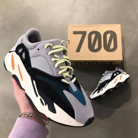 Yeezy Wave Runner 700 Outfit, Yezzy Shoes Women, Yeezy Wave Runner, Branded Sneakers, 27 Birthday, Kanye West Adidas, Shoes Wishlist, Adidas Shoes Yeezy, Sneaker Heads