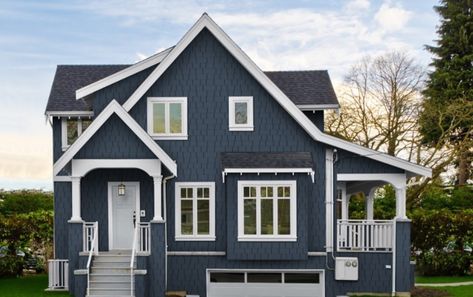 Home Color Options: Blue House Siding with White Trim | Allura USA Cedar Shake Siding Colors, House Color Ideas, Dark Blue Houses, Grey Exterior House Colors, Cedar Shake Siding, Blue Siding, Grey Siding, Gray House Exterior, Gray House