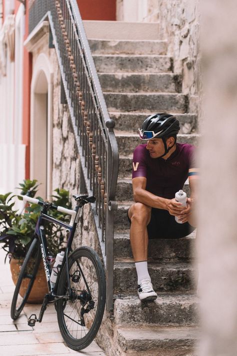 Cycling Photography Photo Ideas, Road Cycling Photography, Bicycle Photoshoot, Cyclist Photography, Biking Outfits, Road Bike Photography, Urban Bike Style, Bicycle Photography, Cycling Inspiration