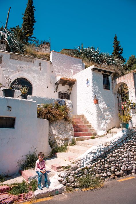 The Charming Albaicin Neighbourhood of Granada, Andalusia - Spain | © thevivalavita.com | #spain #andalusia #granada Rural Spain, San Gregorio, Andalusia Spain, Al Andalus, St Nicolas, Spain Travel Guide, Andalusia, Spain Travel, Granada