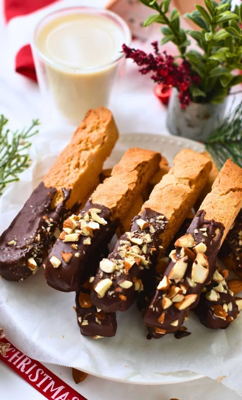 Almond Flour Biscotti (Gluten-Free) - The Conscious Plant Kitchen Almond Flour Biscotti, Biscotti Cookies Recipes, Melt Chocolate For Dipping, Chocolate For Dipping, Making Pudding, Macaroon Cookies Recipe, Recipe With Almond Flour, Easy Biscotti, Easy Biscotti Recipe