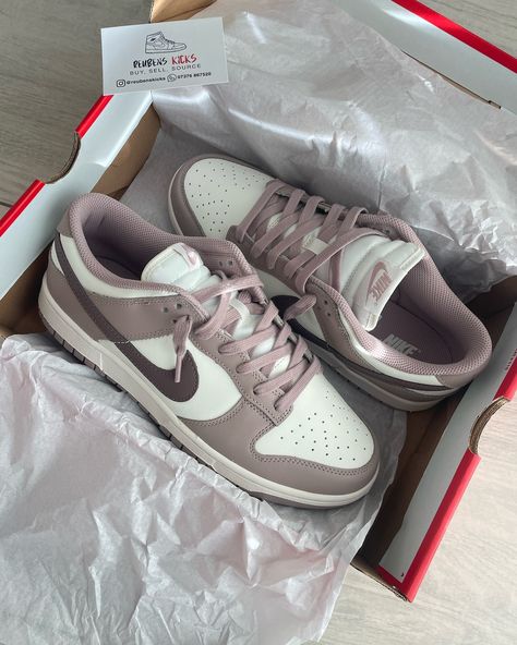 Shoes Dunks Aesthetic, Diffused Taupe Dunks Outfit, Nike Dunk Low Diffused Taupe, Dunks Shoes Women, Platform Dunks, Neutral Dunks, Low Dunks Women, Cute Dunks, Low Nike Dunks