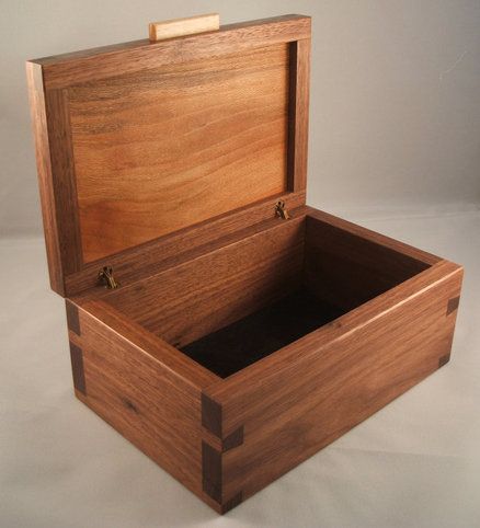 Walnut Projects, Wooden Jewellery Box Design, Jewellery Box Wood, Wood Trinket Boxes Diy, Handmade Jewelry Box Wood, Wooden Box Plans, Dovetail Box, Timber Jewellery Boxes, Record Box