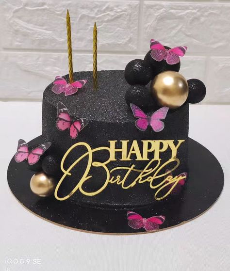 Black Beauty... glitter cake with pink butterfly 🦋🦋 Fresh pineapple flavour cake 🎂 #birthday #mybirthday #cakeart #cakedesign #cakedecorating #cake #cakes #cakedesign #bestcakeinahmedabad #chandkhedacakes #gandhinagarcakes #instacake #instagram #ahmedabadcakes #baking #homebaker #entrepreneur #pinterest #bussiness #homebaker Glitter Birthday Cake, Fresh Pineapple, Glitter Cake, Pink Butterfly, Black Beauty, Black Glitter, Cake Art, Cake Decorating, Pineapple