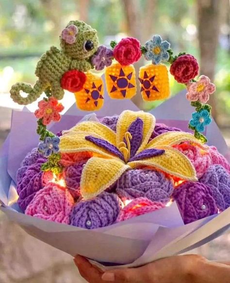 Rapunzel Crochet Bouquet, Tangled Crochet Bouquet, Tangled Bouquet, Rapunzel Bouquet, Fashion For Beginners, Tangled Crochet, Easy Cute Crochet, Tangled Flower, Top Flowers