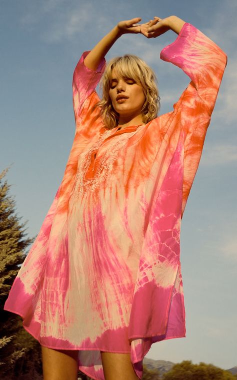 Tie Dye Dress Outfit, Resort Aesthetic, Diy Tie Dye Designs, Tye Dye Dress, Tie Dye Fashion, Summer 2025, Batik Fashion, Silk Kaftan, Tie Dye Outfits