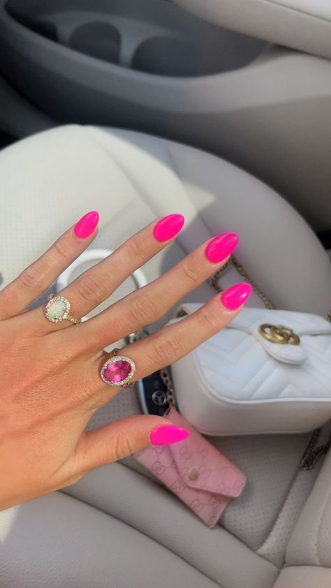 Summer Nails Fun, Chilling At The Beach, Fun Summer Nails, Nails Summer Nails, 2024 Nails, Nails Fun, Hot Pink Nails, Summery Nails, Cute Gel Nails