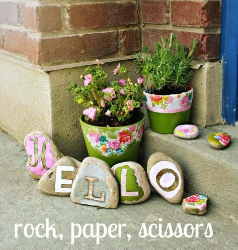 32 Fun DIY Garden Ideas with Rocks - Farm.Food.Family Gard Modern, Diy Garden Landscaping, Rock Paper Scissors, Have Inspiration, Rock Decor, Paper Scissors, Painting Rocks, Diy Garden Projects, Rock Ideas