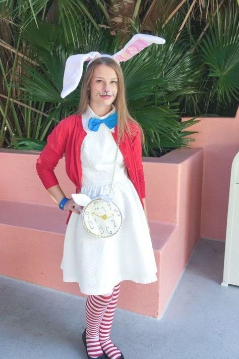 Polka Dot Chair, Alice In Wonderland Costume, Wonderland Costumes, Book Week, Cute Halloween Costumes, White Rabbit, Diy Costumes, Character Portraits, Cute Halloween