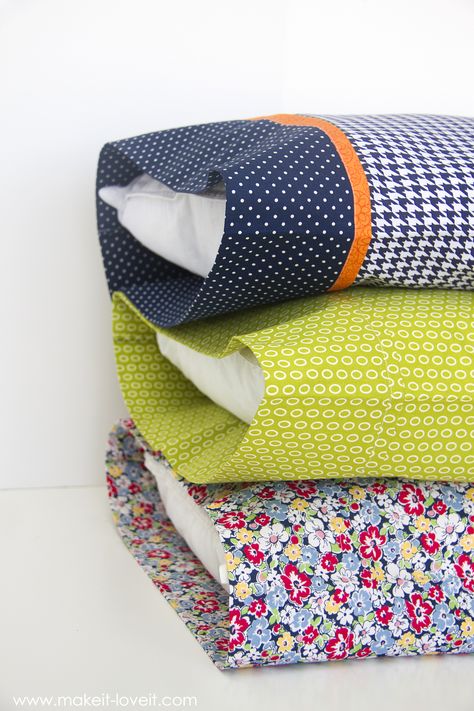 DIY Bed Pillow Cases: 3 sizes and 3 different styles (including the "burrito" method) | via Make It and Love It Sewing Pillow Cases, Pillow Cases Tutorials, Pillow Cases Diy, King Size Pillows, Pillowcase Pattern, Sewing Pillows, Bed Pillow, Sewing Class, Fashion Diy