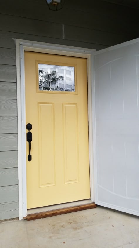 Yellow Front Door Paint Colors, Green House Yellow Door, Pale Yellow Door, Yellow Door Exterior, Yellow Front Door Colors, Yellow House Exterior, Yellow Front Door, Stenciled Walls, Green Siding