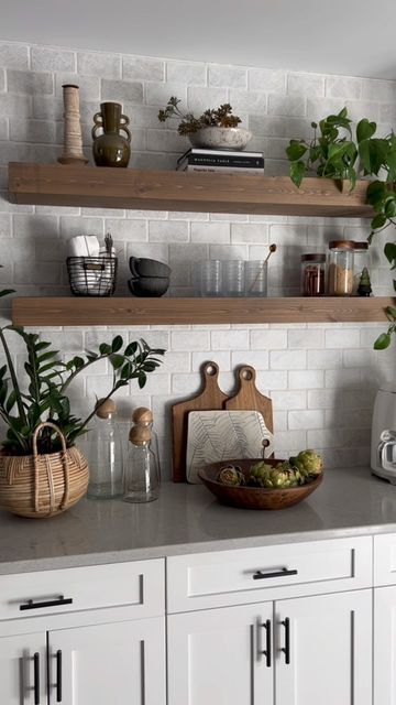 Maria Liberti on Instagram: "Not going to lie, I already started taking down some Christmas. Anyone else?! The trees will stay up for a bit, but the decor had to go! #kitchen #kitchendesign #kitchendecor #kitchenrenovation #kitcheninspiration #kitchenremodel #openshelvingkitchen #openconceptkitchen" Wine Rack Decorating Ideas, Long Kitchen Shelf, No Cabinet Kitchen, Open Kitchen Shelves Styling, Shelf Decor Kitchen, Kitchen Shelves Styling, Kitchen Glam, Kitchen Shelf Styling, Kitchen Open Shelves