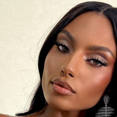 Sydney J. Harper on Instagram: "by @leyla__hayauri" Sydney J Harper Instagram, Sydney Harper, Sydney J Harper, Daytime Glam, Peach Makeup, Makeup For Black Skin, Formal Makeup, Bridal Makeup Wedding, Beautiful Eye Makeup