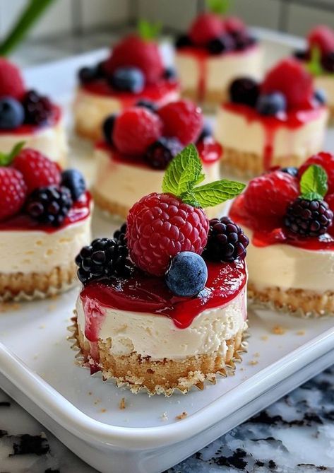 Floral Recipes - Fruity Mini Cheesecakes 🍓🍰  📋... Fruity Cupcakes, Simple Cheesecake, Floral Recipes, Dessert Shooters Recipes, Cheesecake Bites Recipe, Colorful Desserts, Decadent Chocolate Cake, Easy Summer Desserts, Bake Cheesecake