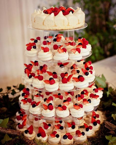 Effortless Pretty, Wedding Cupcakes Rustic, Alternative Wedding Cakes, Wedding Cheesecake, Unusual Wedding Cakes, Mini Meringues, Pavlova Cake, Cheese Wedding Cake, Cake Tower