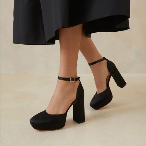 Ankle Strap Heels Outfit, Strap Heels Outfit, Black Closed Toe Heels, Prom Shoes Black, Black Ankle Strap Heels, Heels Aesthetic, Heels Prom, Dr Shoes, Closed Toe Heels