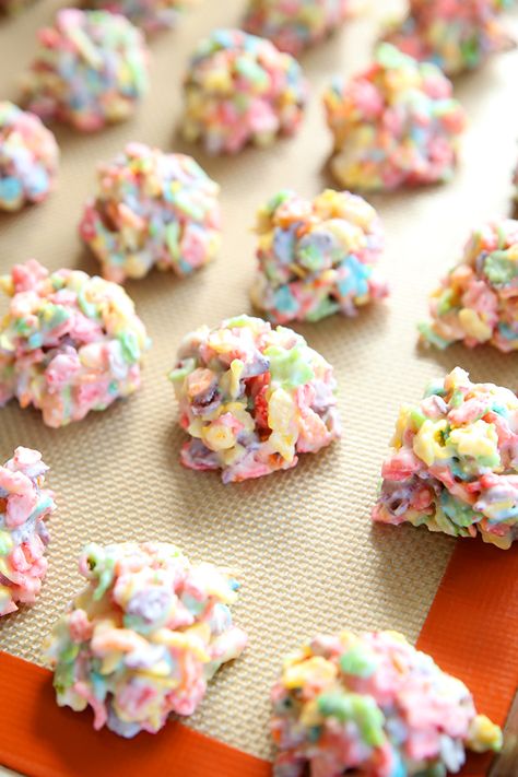 Recipes With Fruity Pebbles, Fruity Pebble Treats, Sweet Treats Business, Fruity Pebble Cookies, Fruity Pebbles Treats, Almond Bark Recipes, Treats Business, Late Night Munchies, Chocolate Rice Krispies