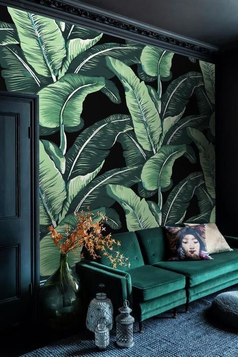 Leaf Wall Mural, Green Leaf Wall, Deco Jungle, Tropical Home, Green Couch, Light Backdrop, Green Velvet Sofa, Tropical Home Decor, Leaf Wall