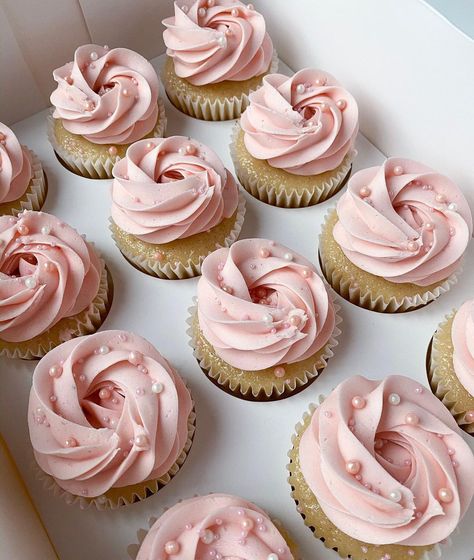 kim | love+sugar bakery on Instagram: “cupcakes are always in style 💗✨ . . . . . . . #cupcakes #cupcakery #cupcaker #cupcake #cupcakestagram #cupcakesofinstagram…” Light Pink Cupcakes, Pink Cupcakes, Mini Cupcakes, No Bake Cake, Cupcake Cakes, My Blog, In Style, Cupcake, Light Pink