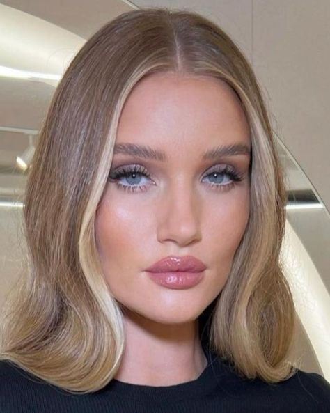 Paige Lorenze Hair, Soft Summer Blonde Hair, Rosie Huntington Whiteley Hair, Rosie Huntington Whiteley Makeup, Hair Colour For Green Eyes, Bridesmaid Hair Inspo, Festive Makeup, Makeup Douyin, Dark Blonde Hair Color